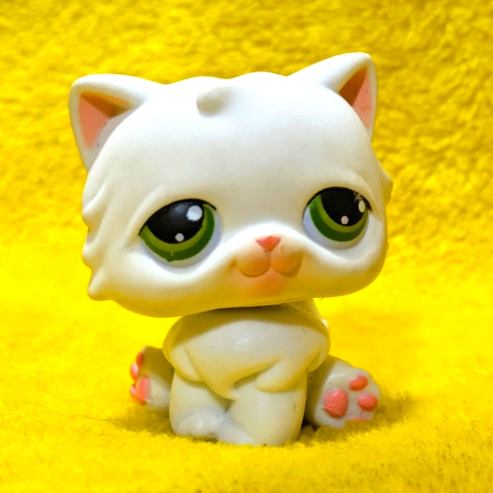 Vintage LPS #15 | White Persian Green Eyes | Authentic Littlest Pet Shop 2004